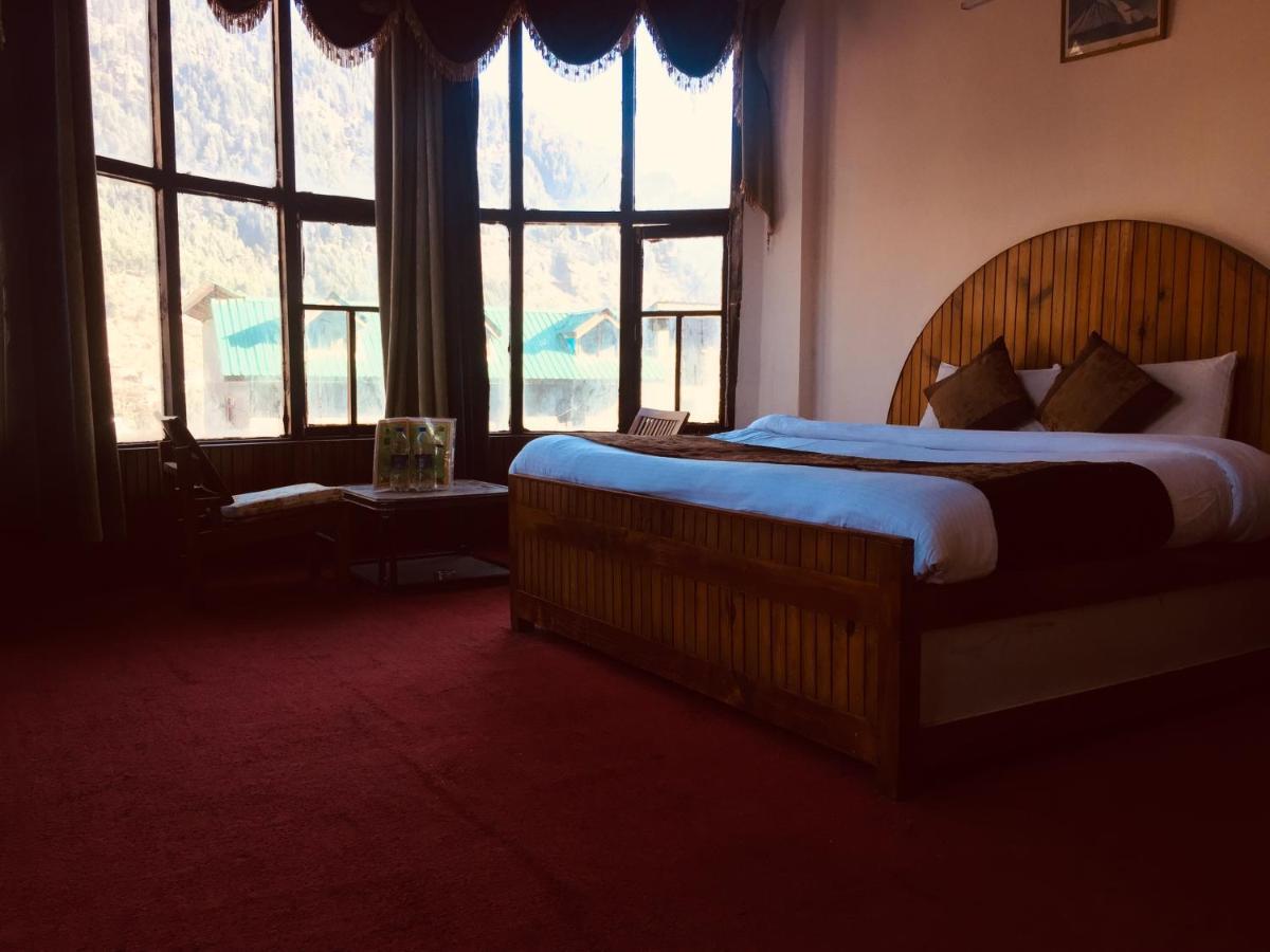 Hadimba Palace Manali Hotel Exterior photo